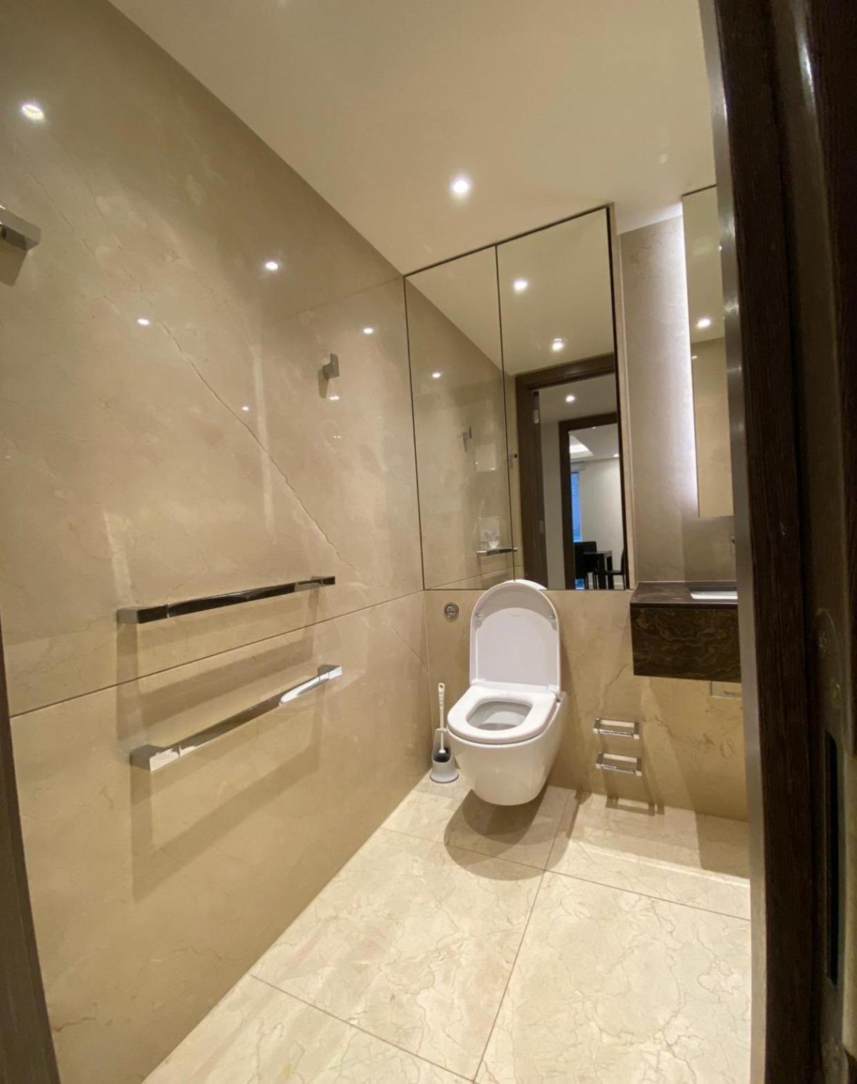 Luxury In Chelsea Apartment *