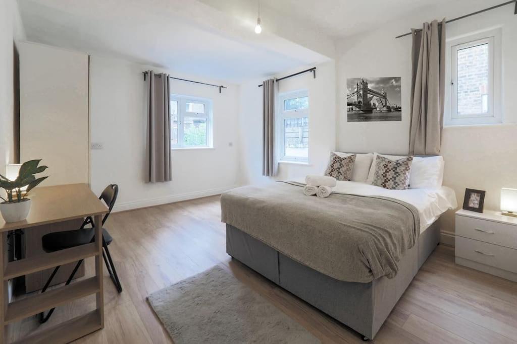 Apartment 2 Bed Flat In Heart Of Kilburn With Full Kitchen