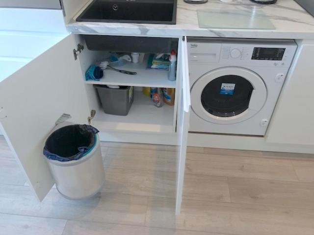 Beautiful 2 Bedroom Wimbledon, 2 Min Walk To Wimbledon Station * Londres