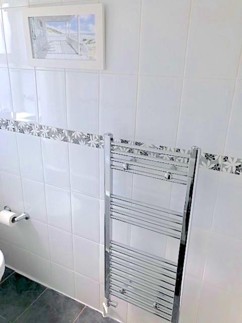 Beautiful 2 Bedroom Wimbledon, 2 Min Walk To Wimbledon Station Apartment *