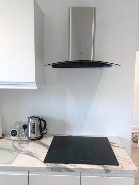 Beautiful 2 Bedroom Wimbledon, 2 Min Walk To Wimbledon Station London