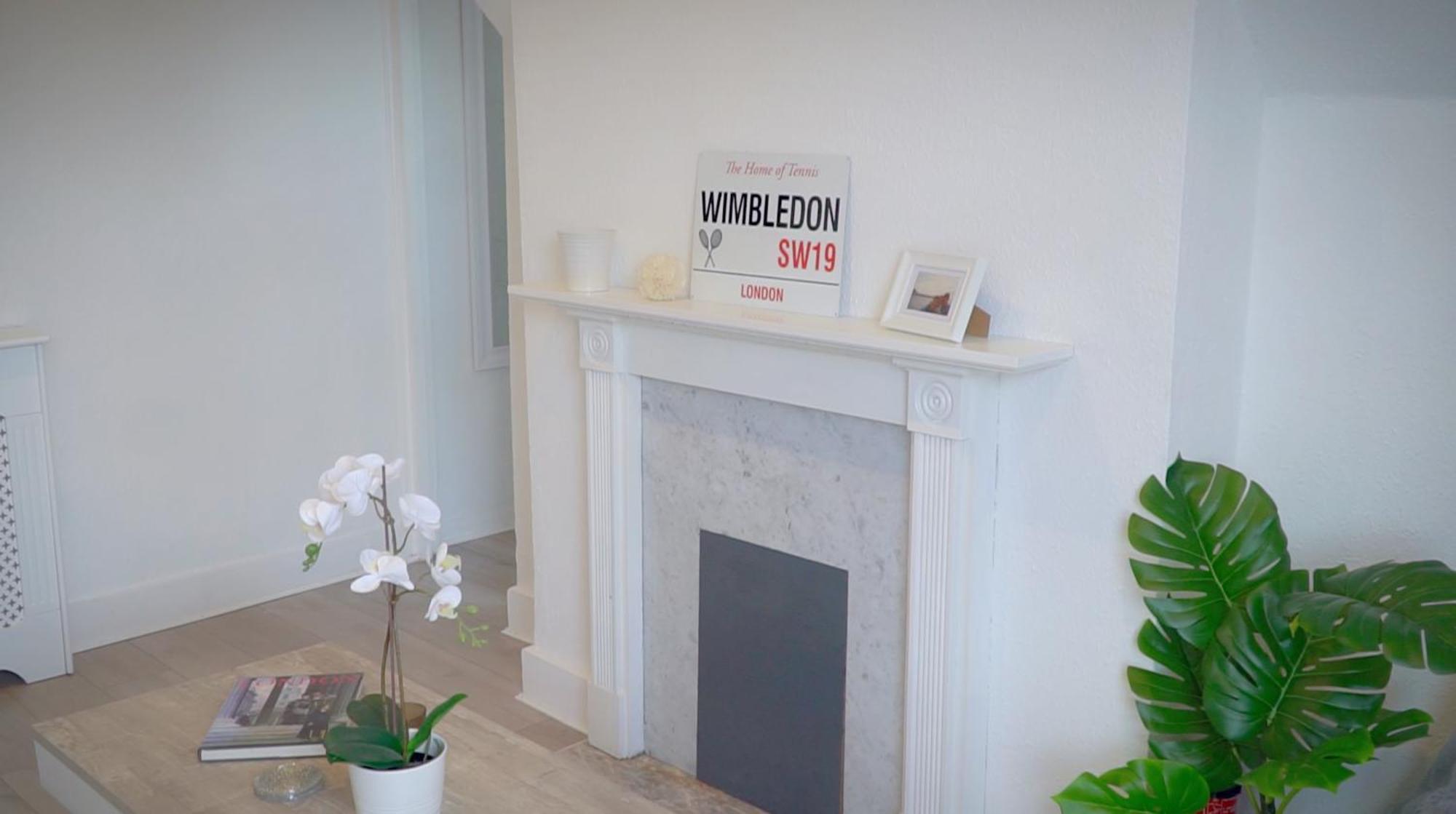 Beautiful 2 Bedroom Wimbledon, 2 Min Walk To Wimbledon Station Apartment *