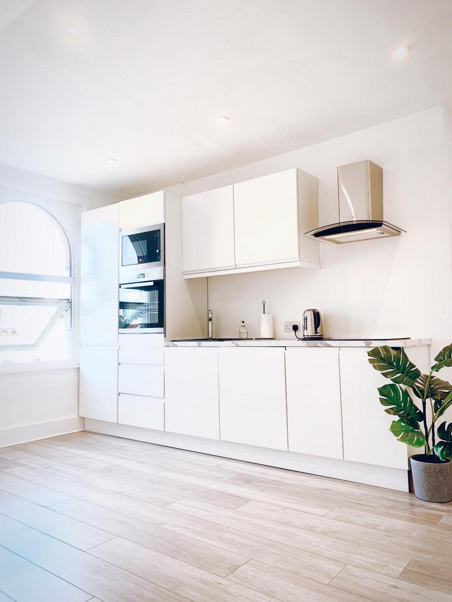 Apartment Beautiful 2 Bedroom Wimbledon, 2 Min Walk To Wimbledon Station