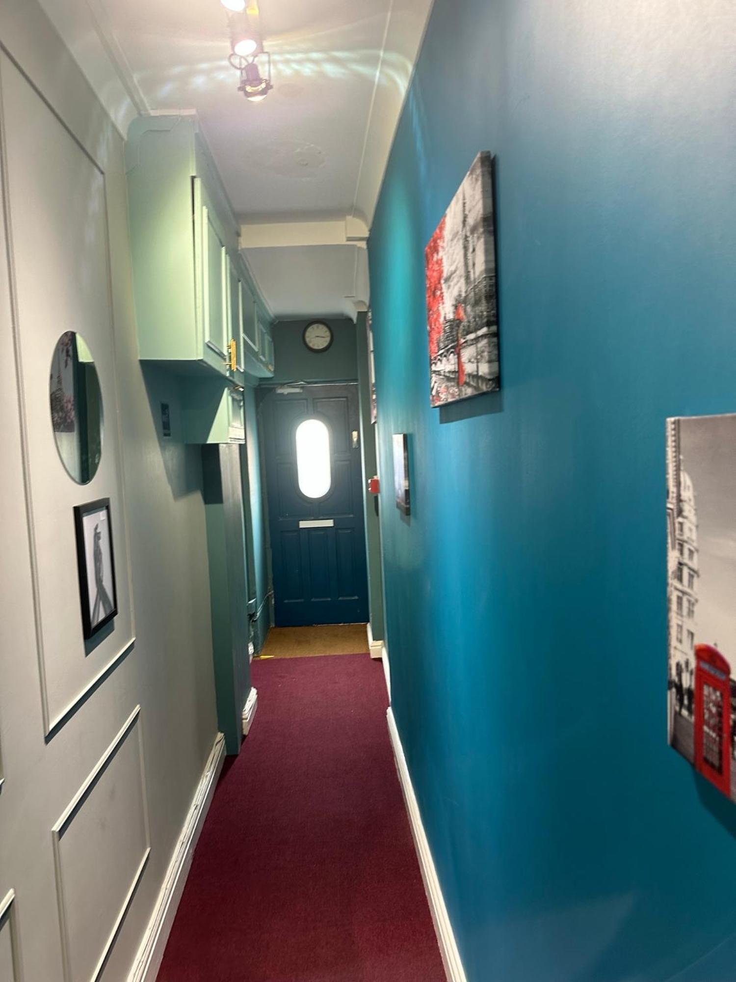 Flat In Acton London