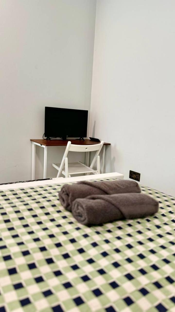 Flat In Acton Apartment London