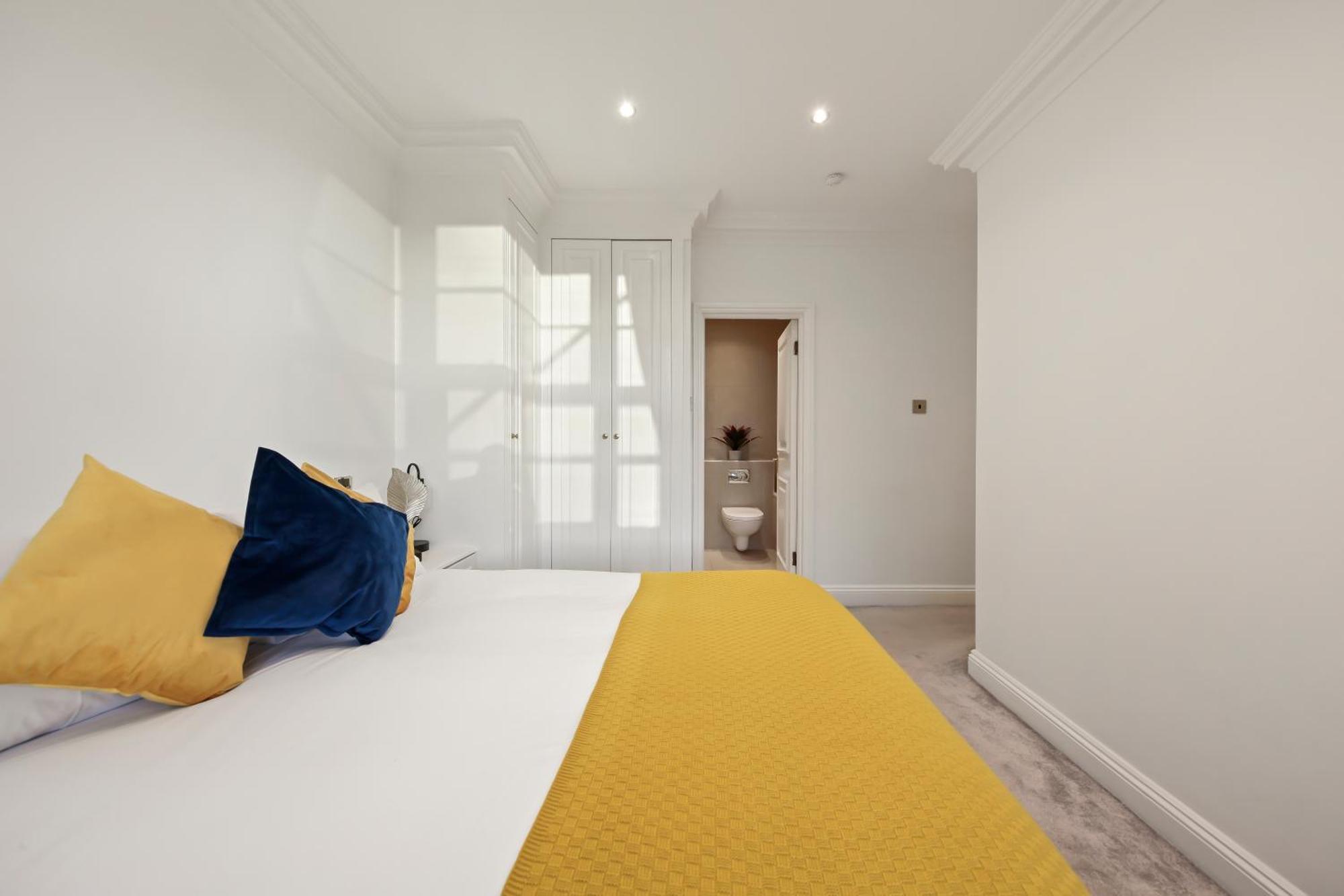 Lavish Two-bedroom Apartment London