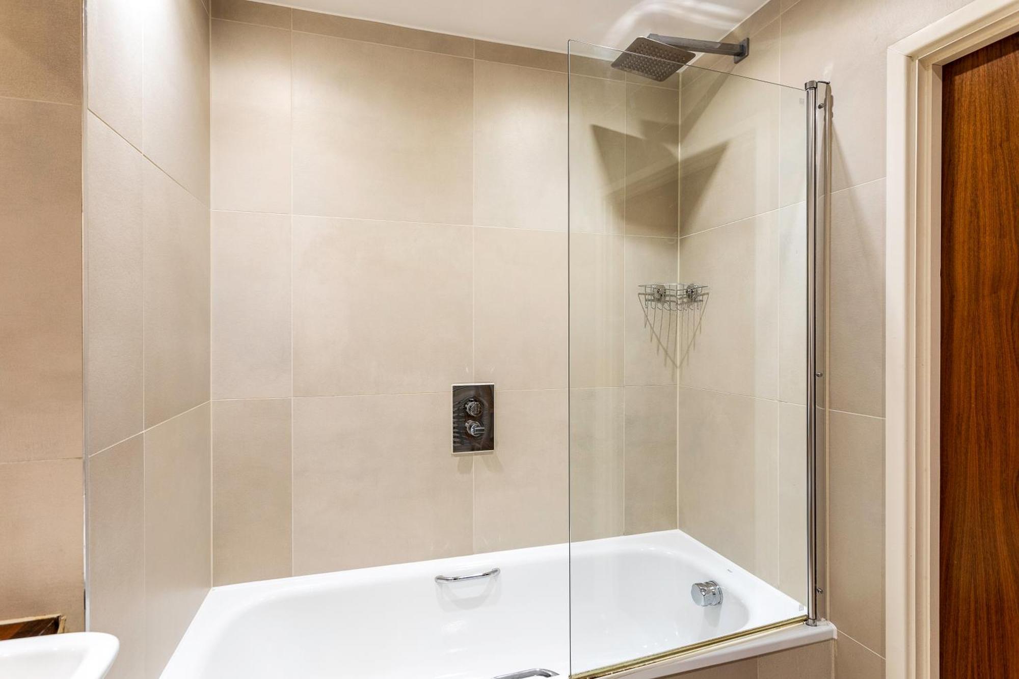 Serene Cityscape - 2br Luxury Westminster Leilighet London