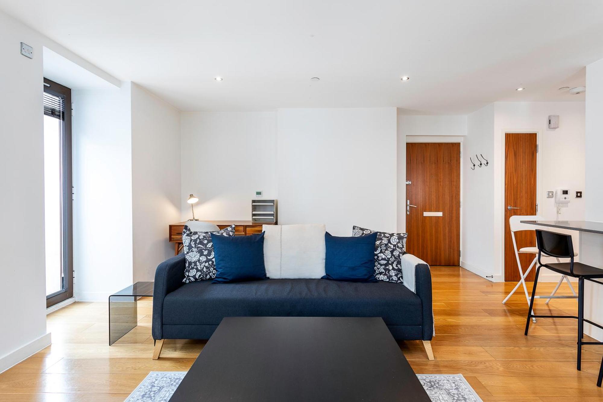Serene Cityscape - 2br Luxury Westminster Leilighet