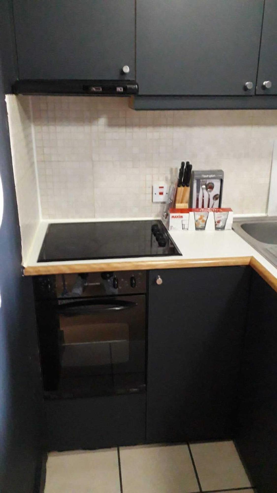 Modern Close To Hyde Park Apartment *