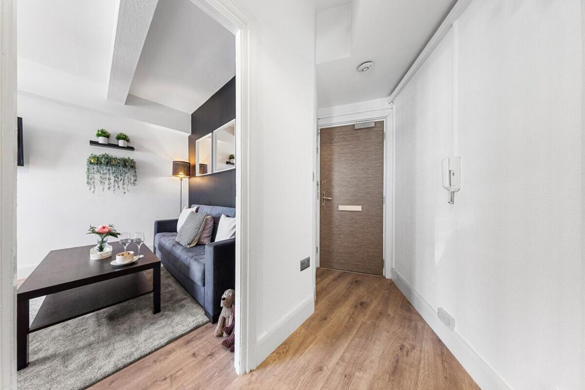 Luxury, Relaxing Apartment! 2 Mins From Paddington Station! Leilighet London