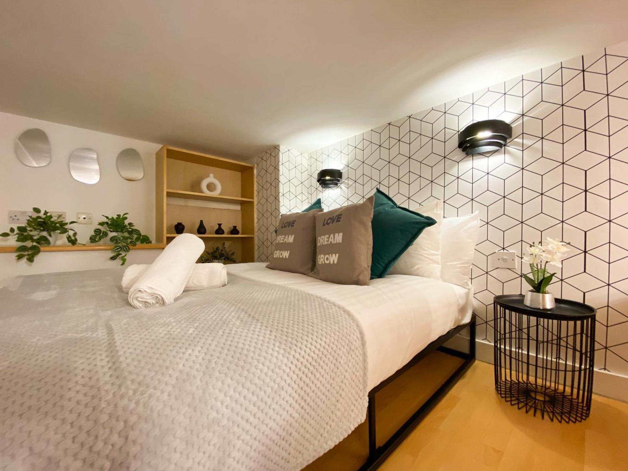 Modern Close To Hyde Park London