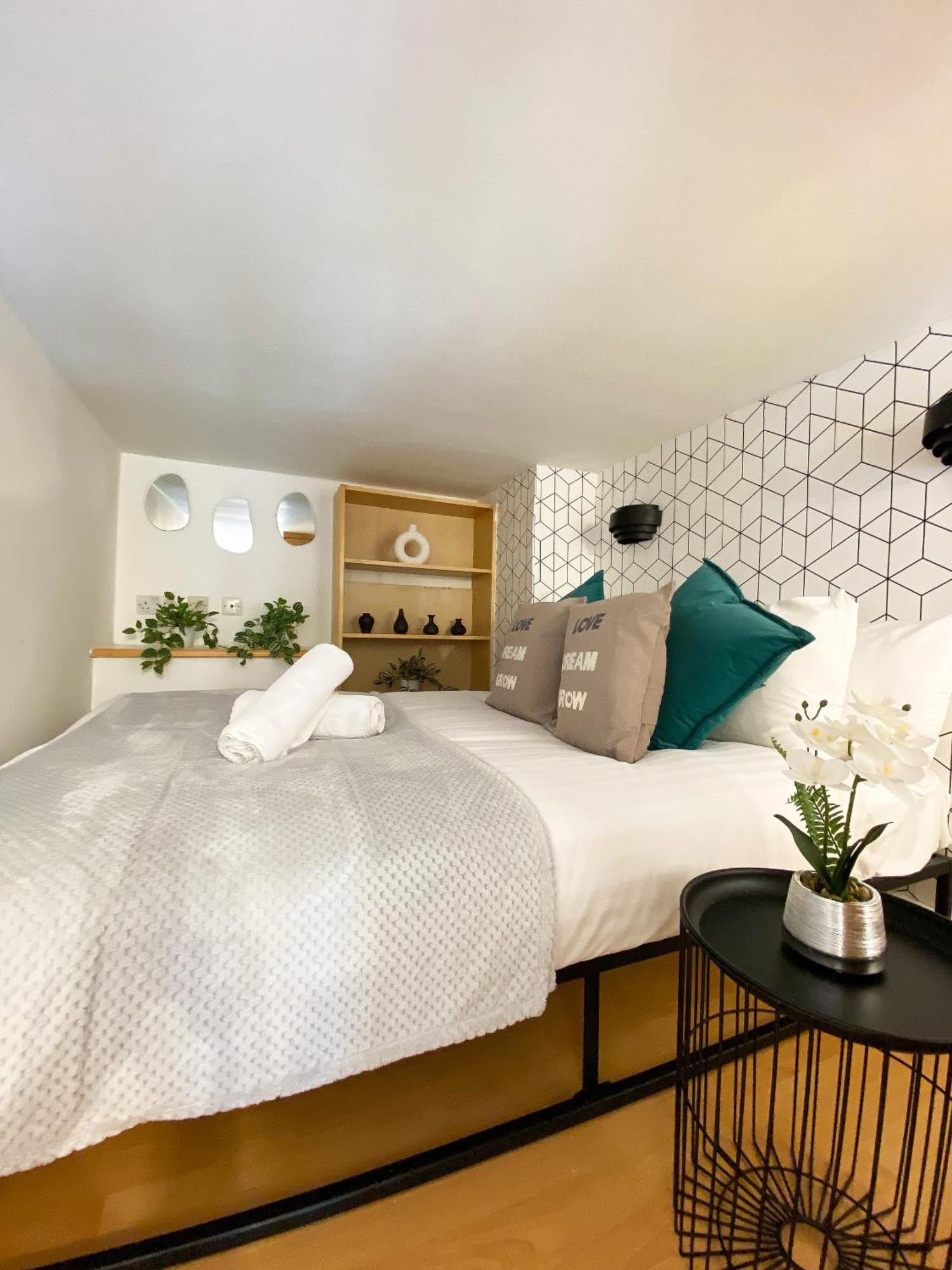 Modern Close To Hyde Park London