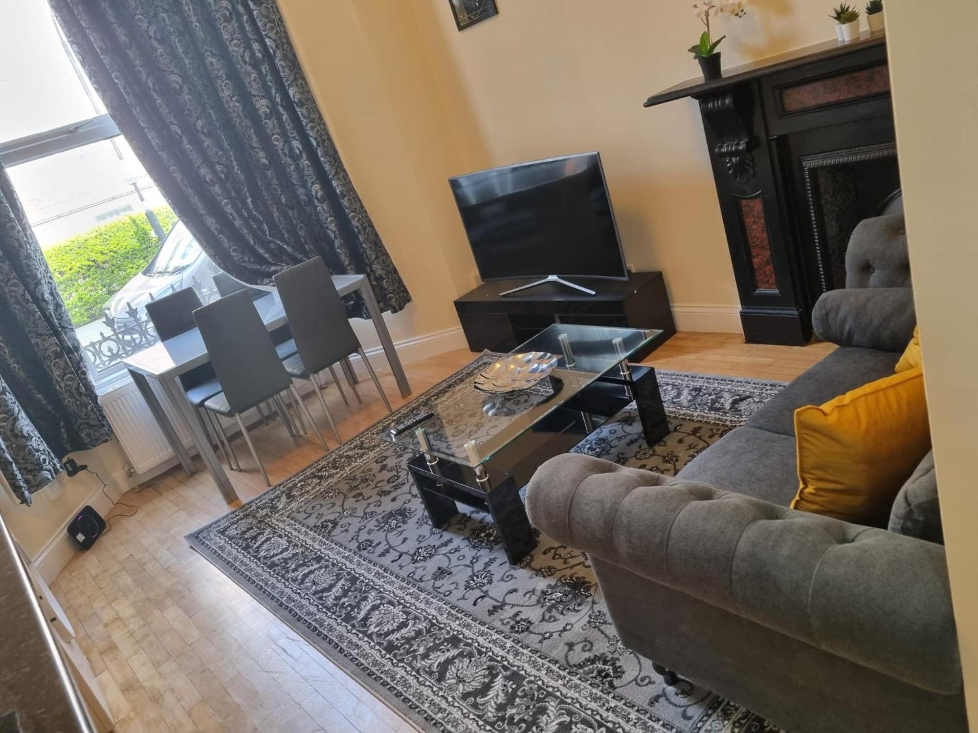 Spacious 1 Bed In West Kensington Or Hammersmith Appartement *