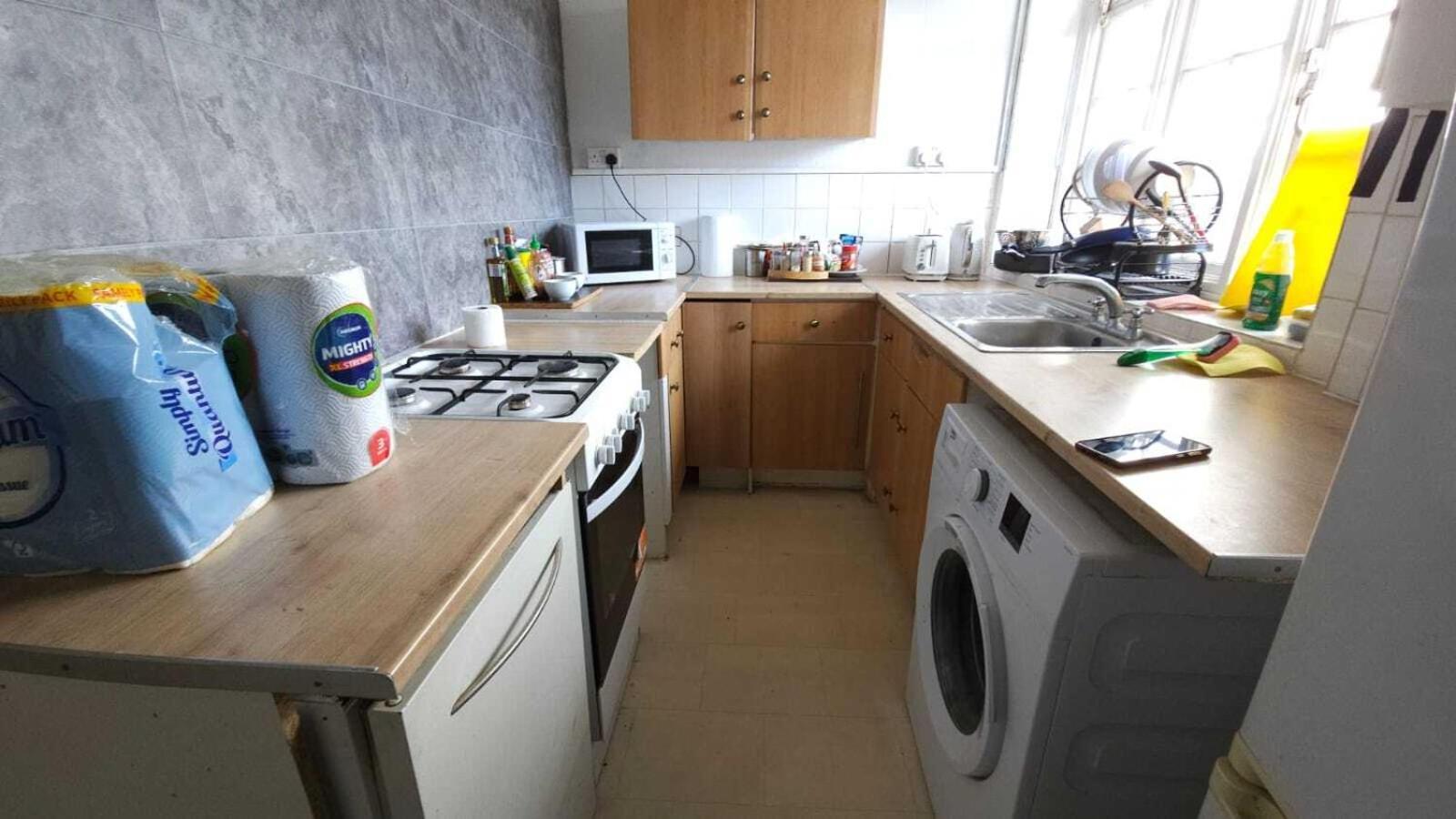 Apartment Edgware Station