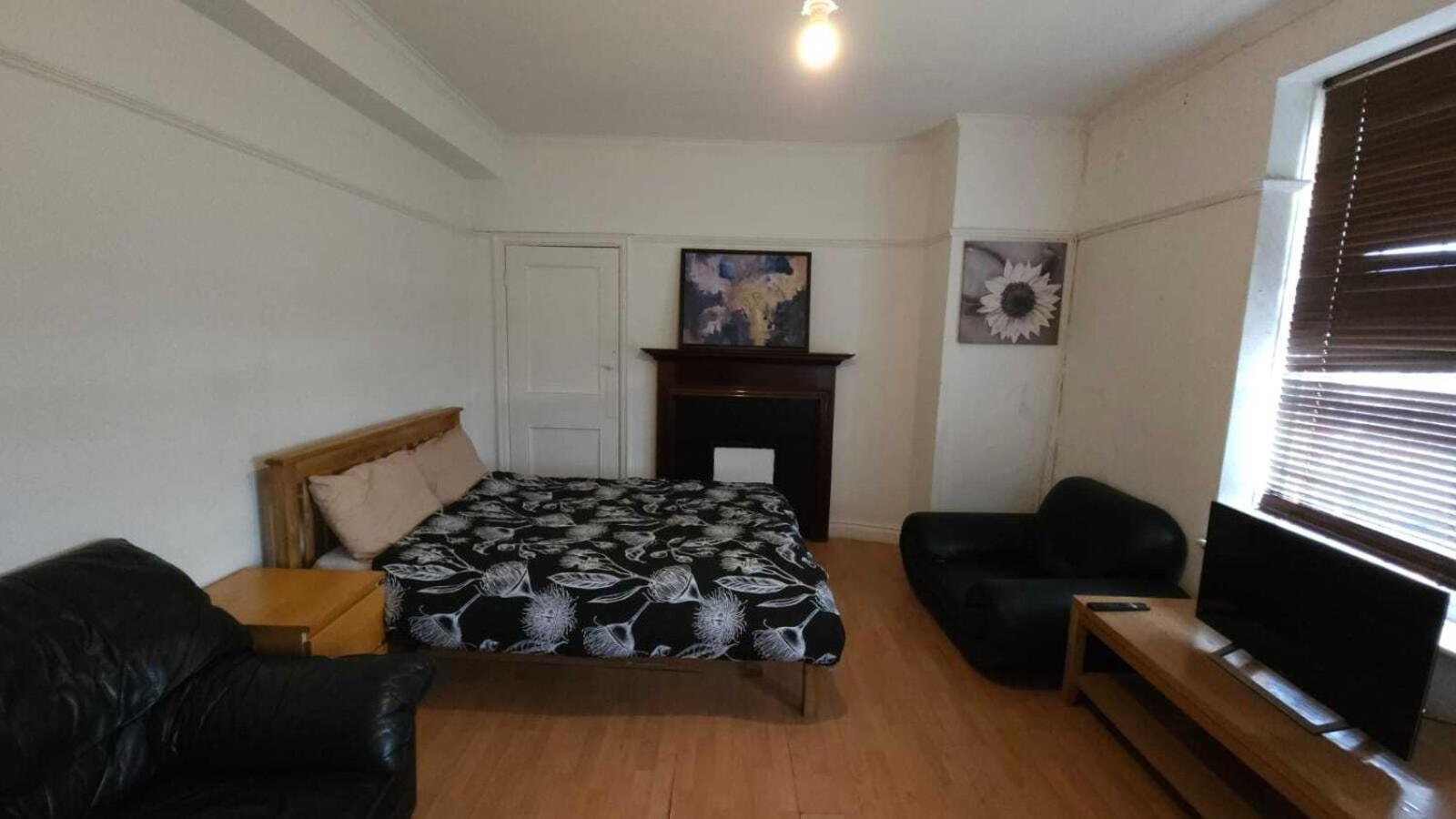 Edgware Station Apartment London