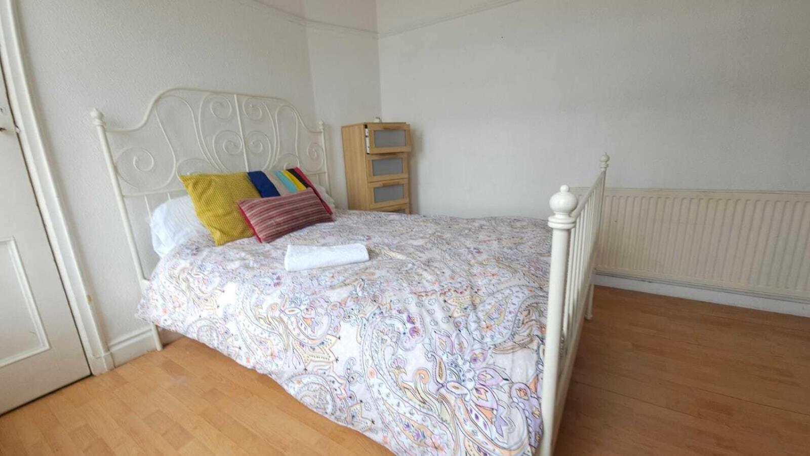 Edgware Station Apartment London