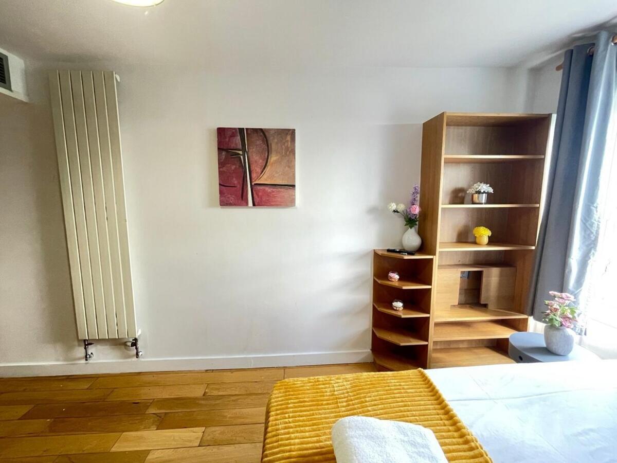 Portobello Road Artistic 'budget' Leilighet London