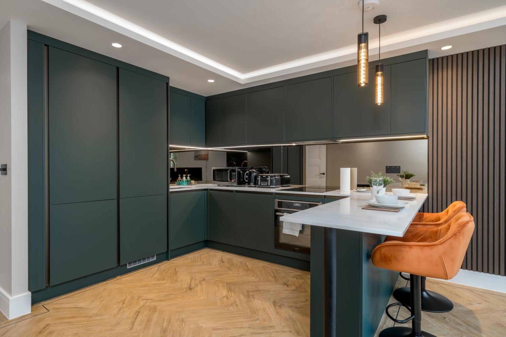 Apartamento Skyvillion - Cozy Large 4 & 1 Bed In Enfield, Mins To Tube Station, Free Wi-fi Londres