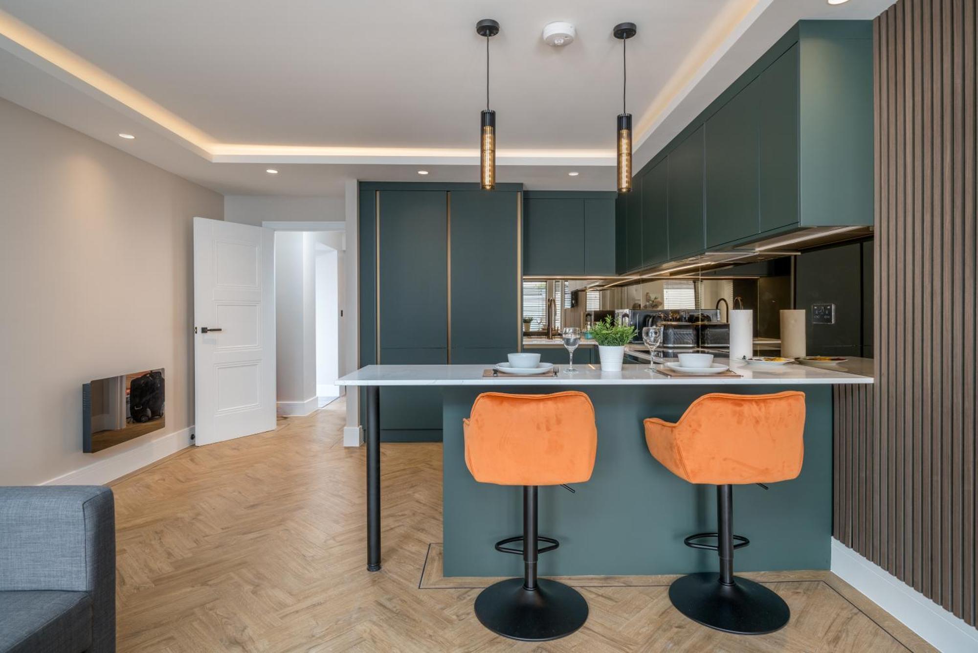 Skyvillion - Cozy Large 4 & 1 Bed In Enfield, Mins To Tube Station, Free Wi-fi Apartamento