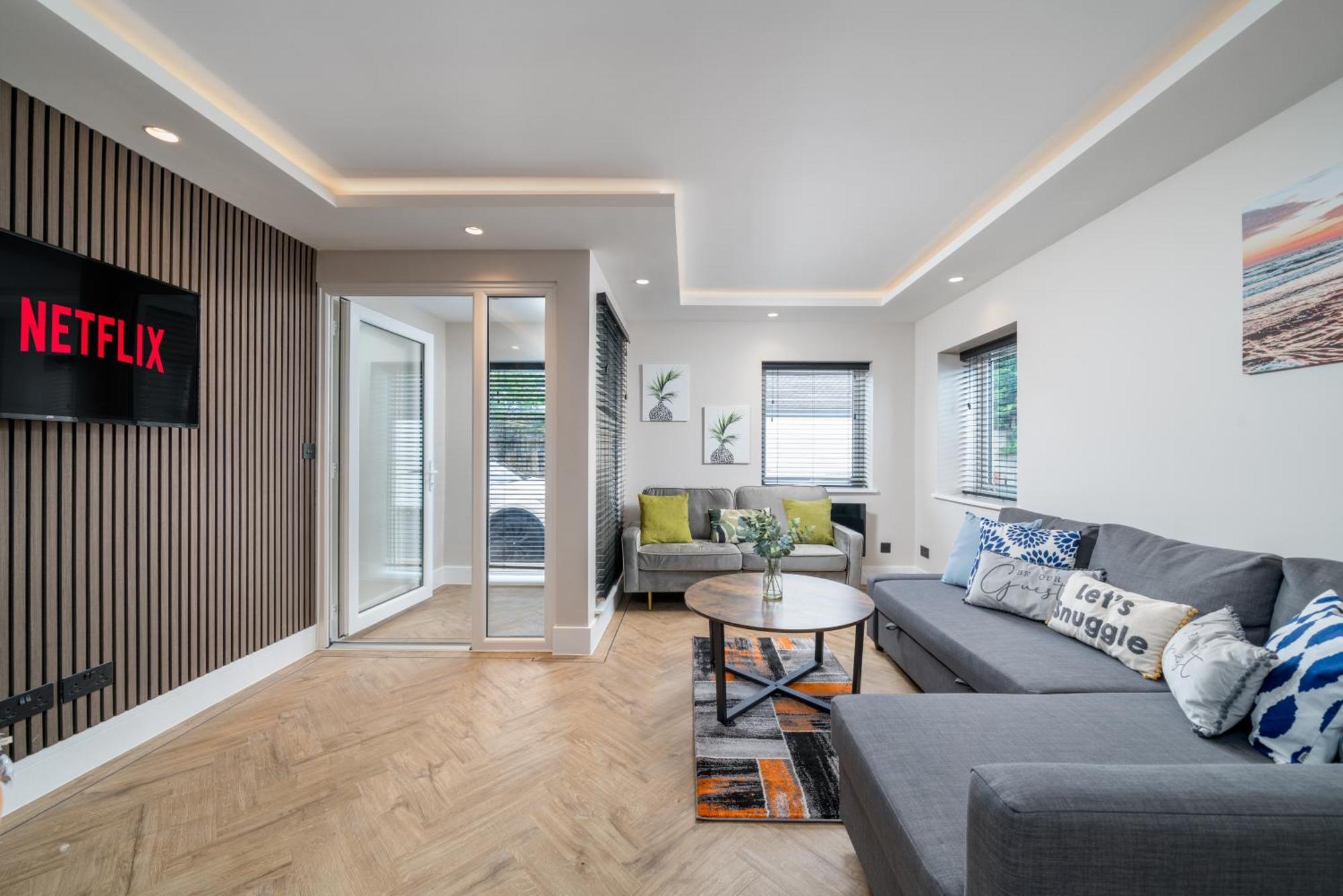 Skyvillion - Cozy Large 4 & 1 Bed In Enfield, Mins To Tube Station, Free Wi-fi Apartamento Londres