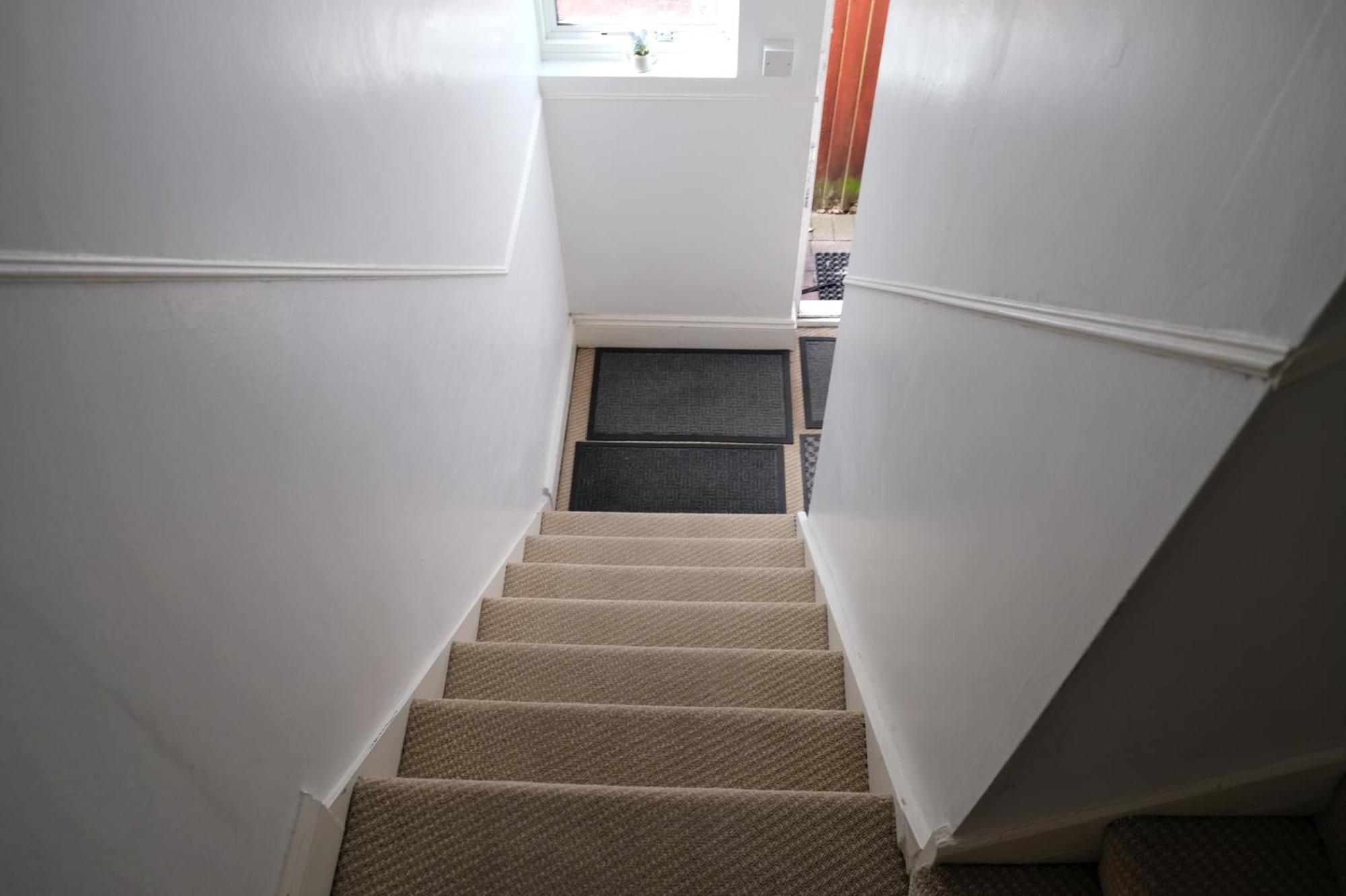 Lynton Road Apartment