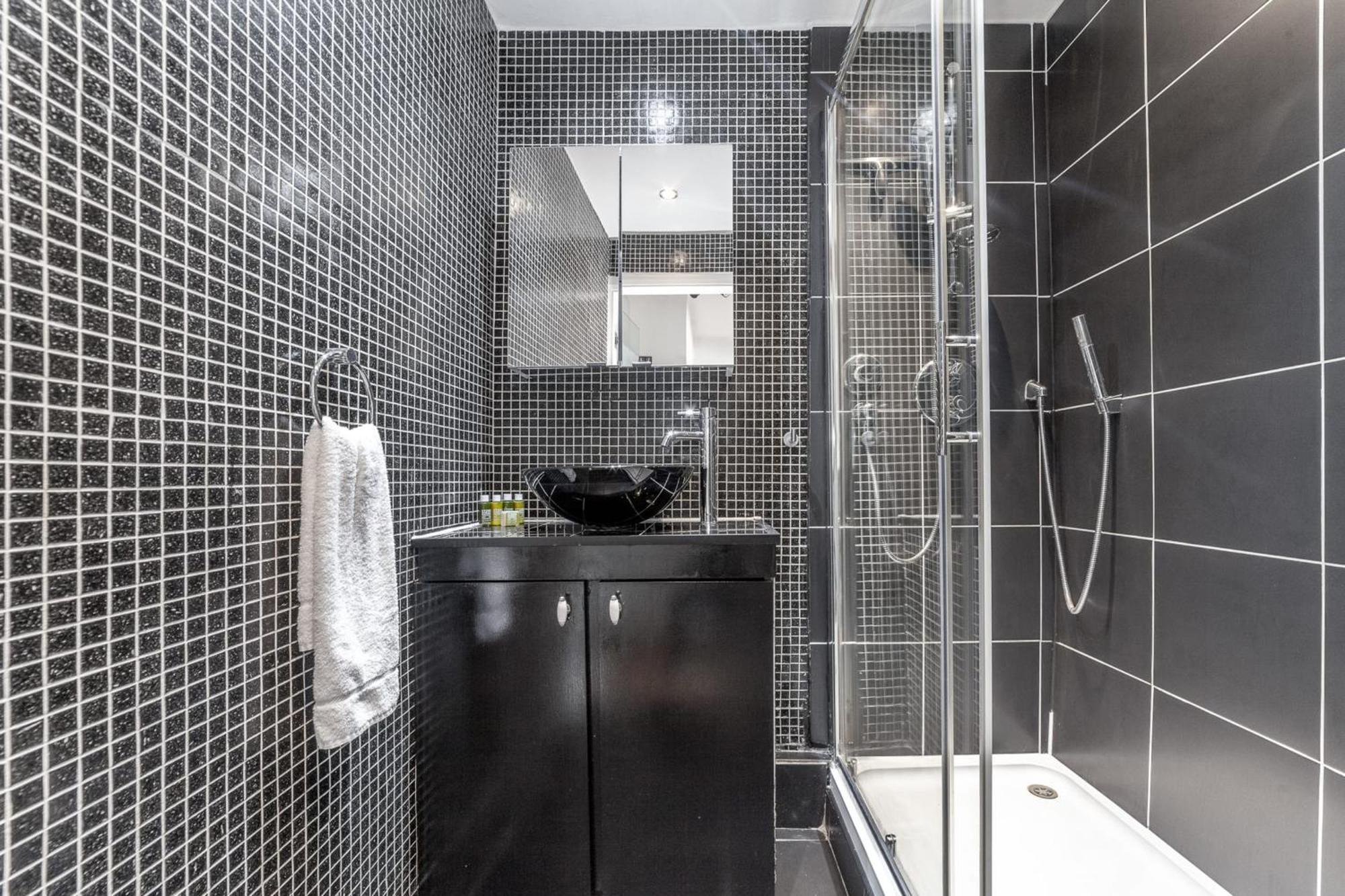 Stylish And Sleek Kensington * London