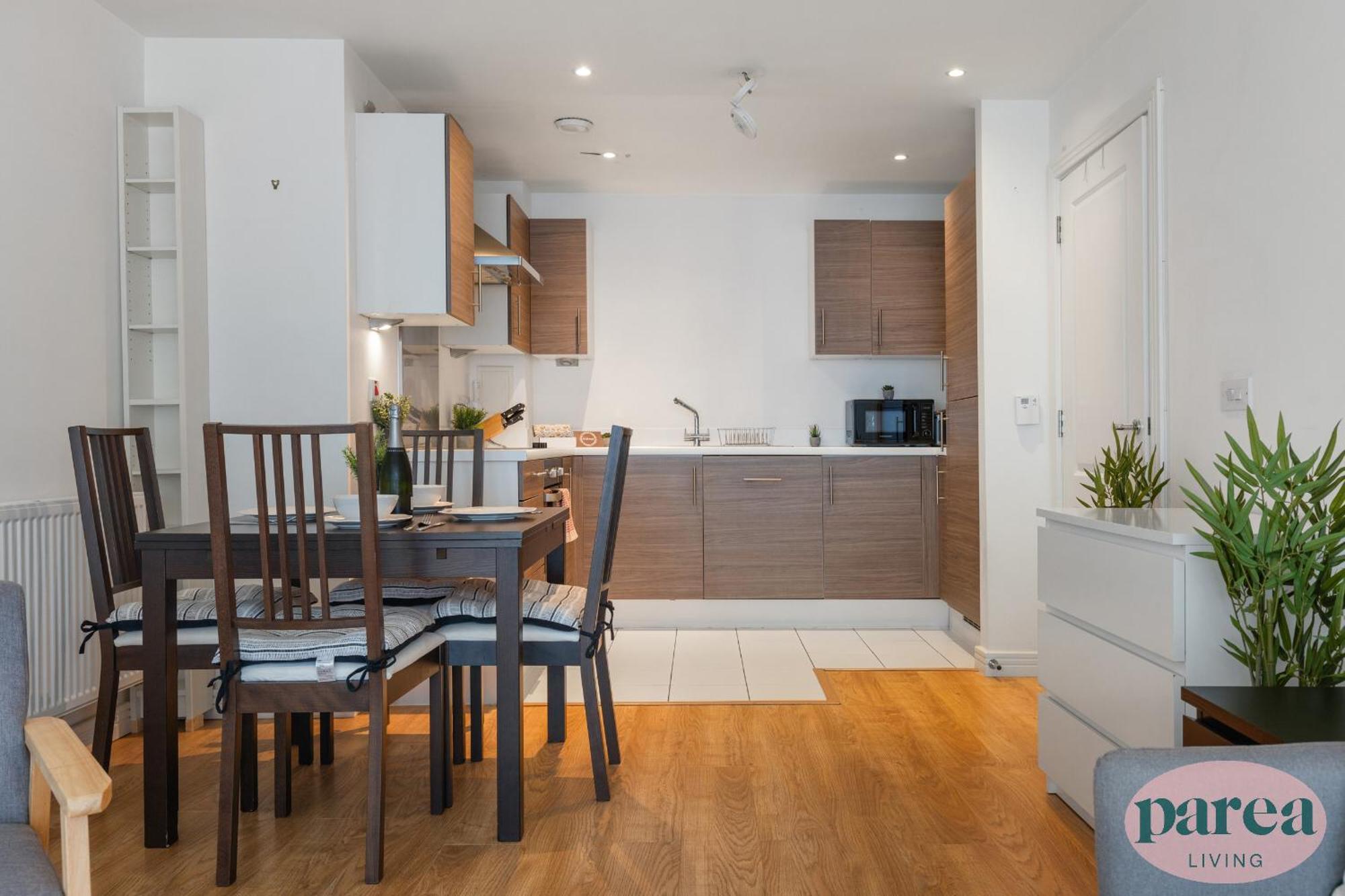 Parea Living - Colorful North With Balcony Views Leilighet