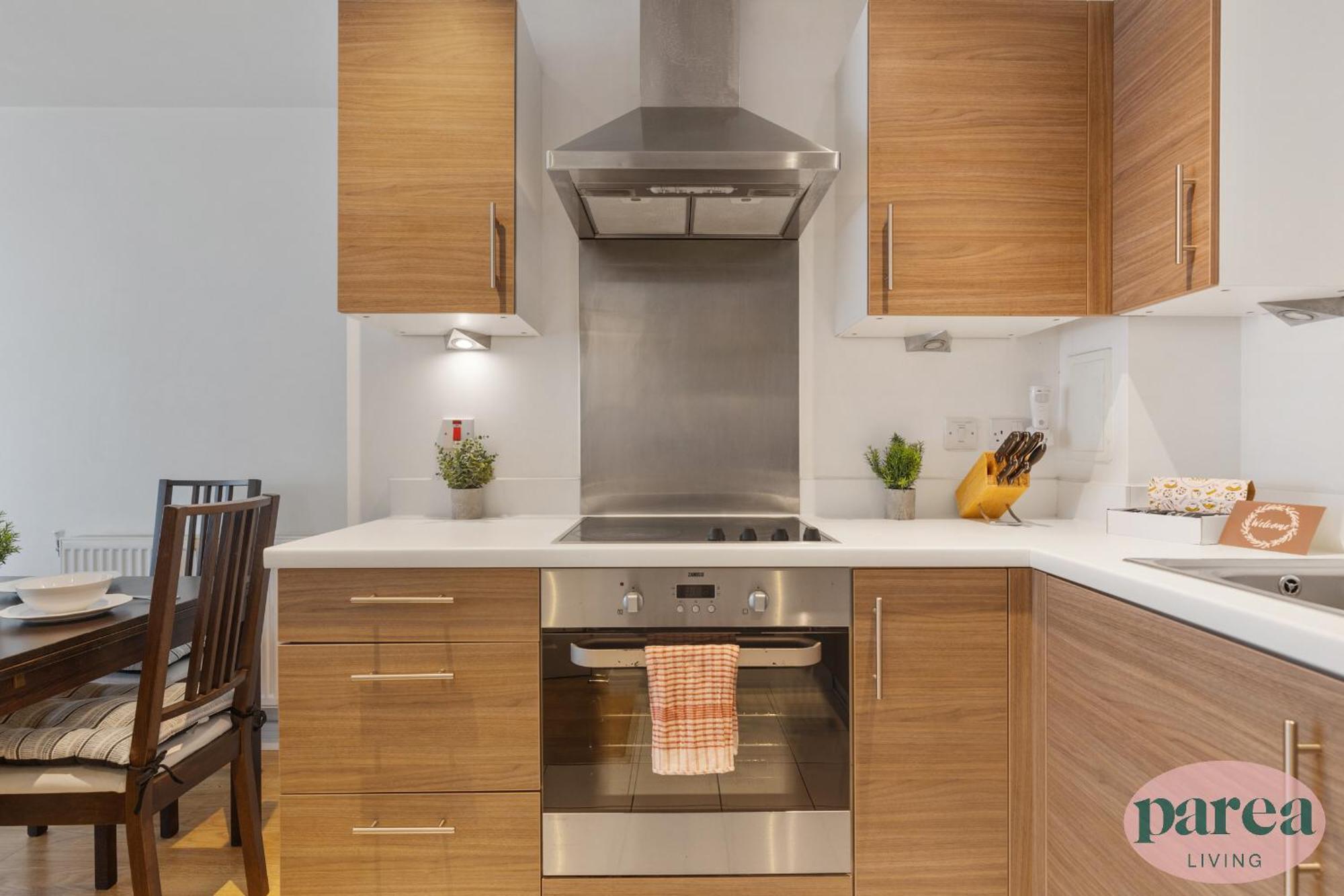 Leilighet Parea Living - Colorful North With Balcony Views
