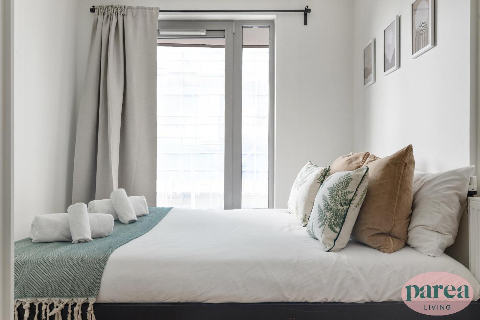 Leilighet Parea Living - Colorful North With Balcony Views *