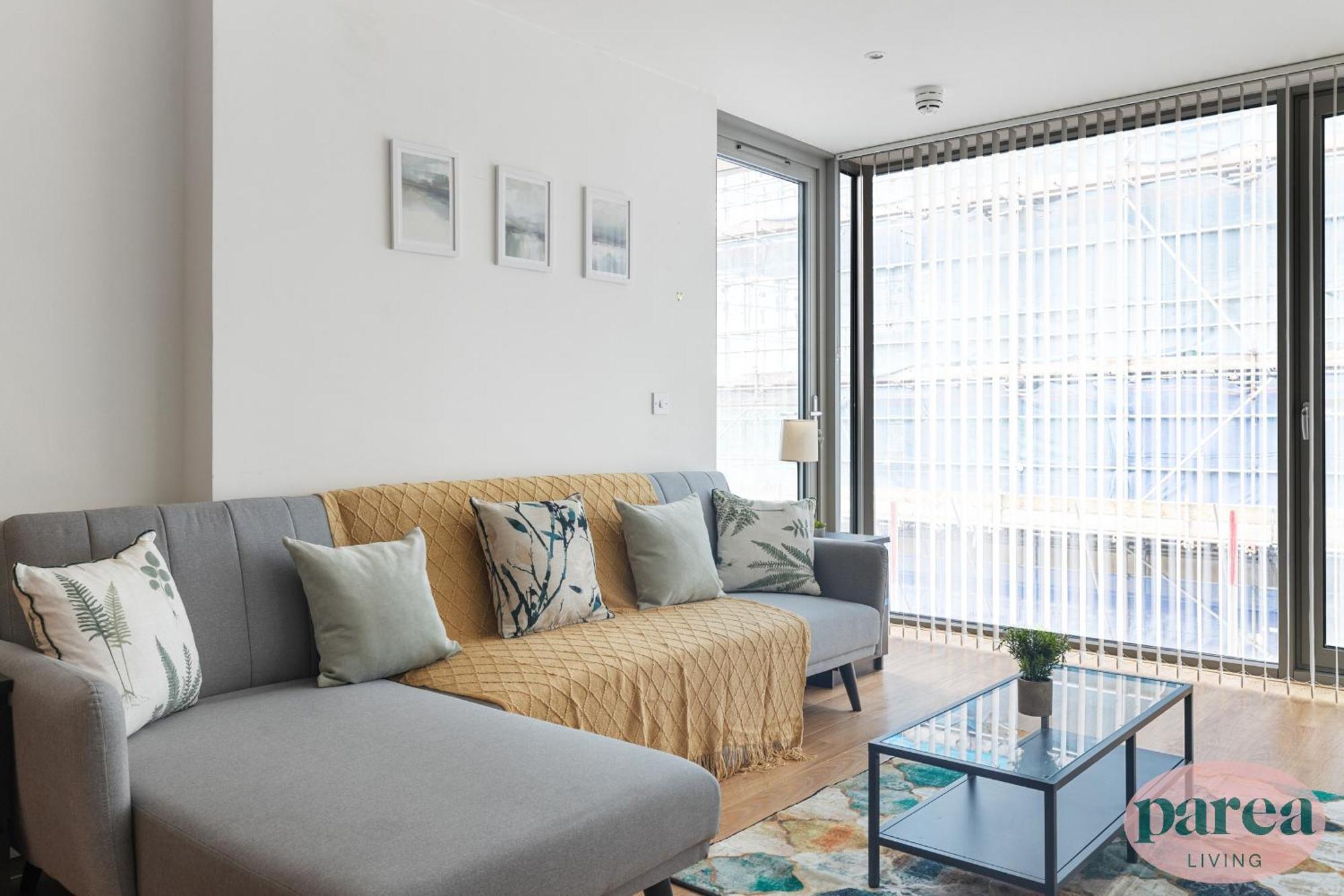 Leilighet Parea Living - Colorful North With Balcony Views *