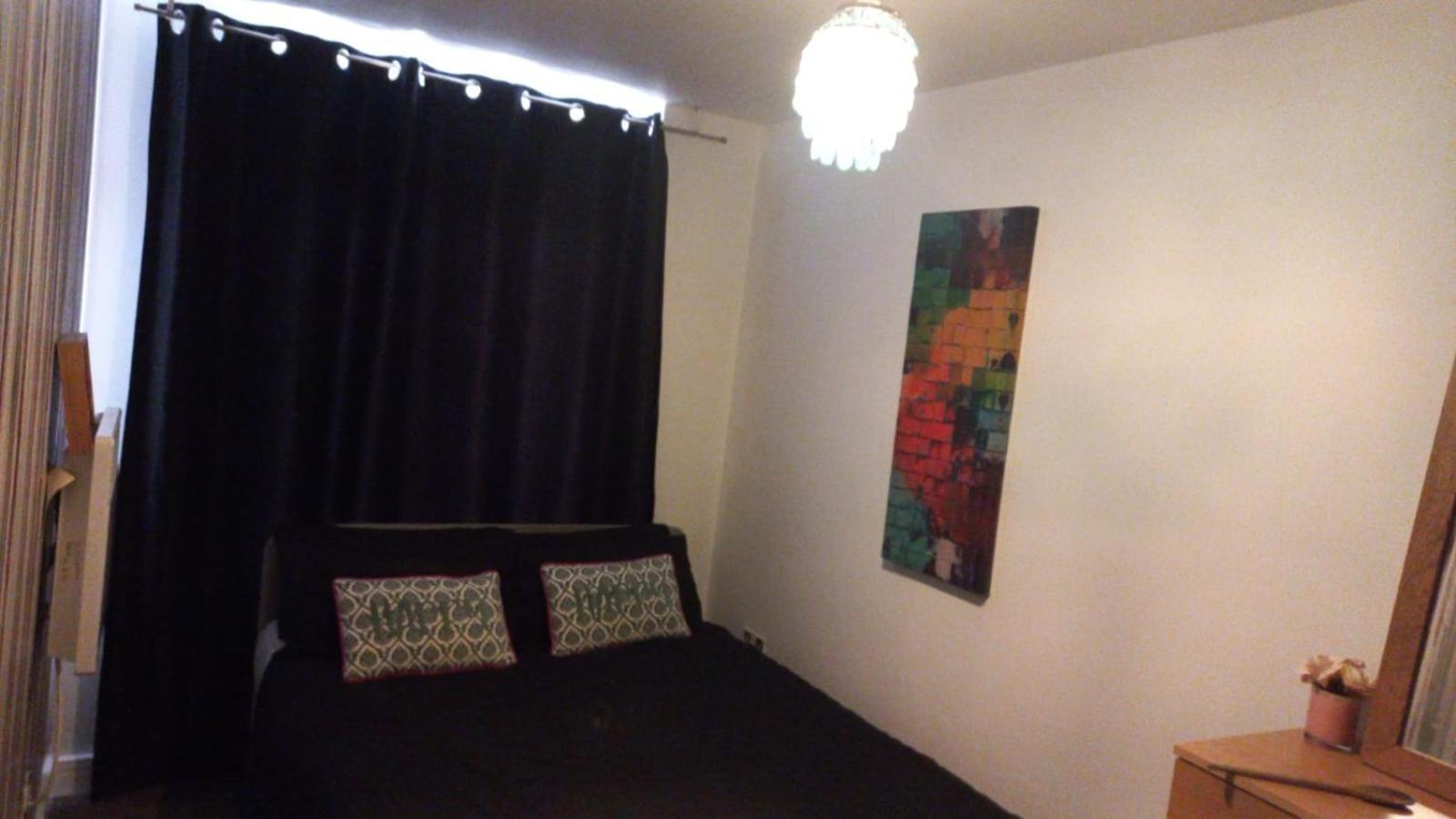 Comfy With Shared Bathroom Homestay *