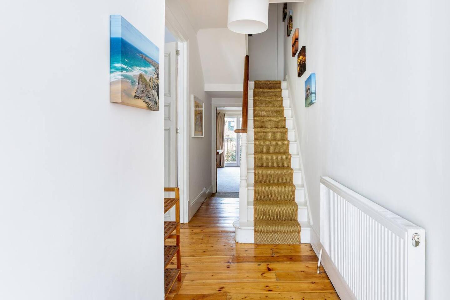 Ferienhaus Pass The Keys Spacious Camberwell House 30min Bus