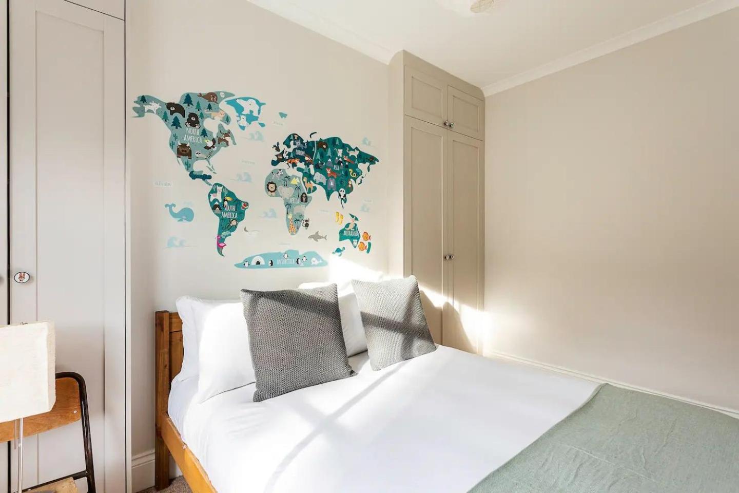 Ferienhaus Pass The Keys Spacious Camberwell House 30min Bus
