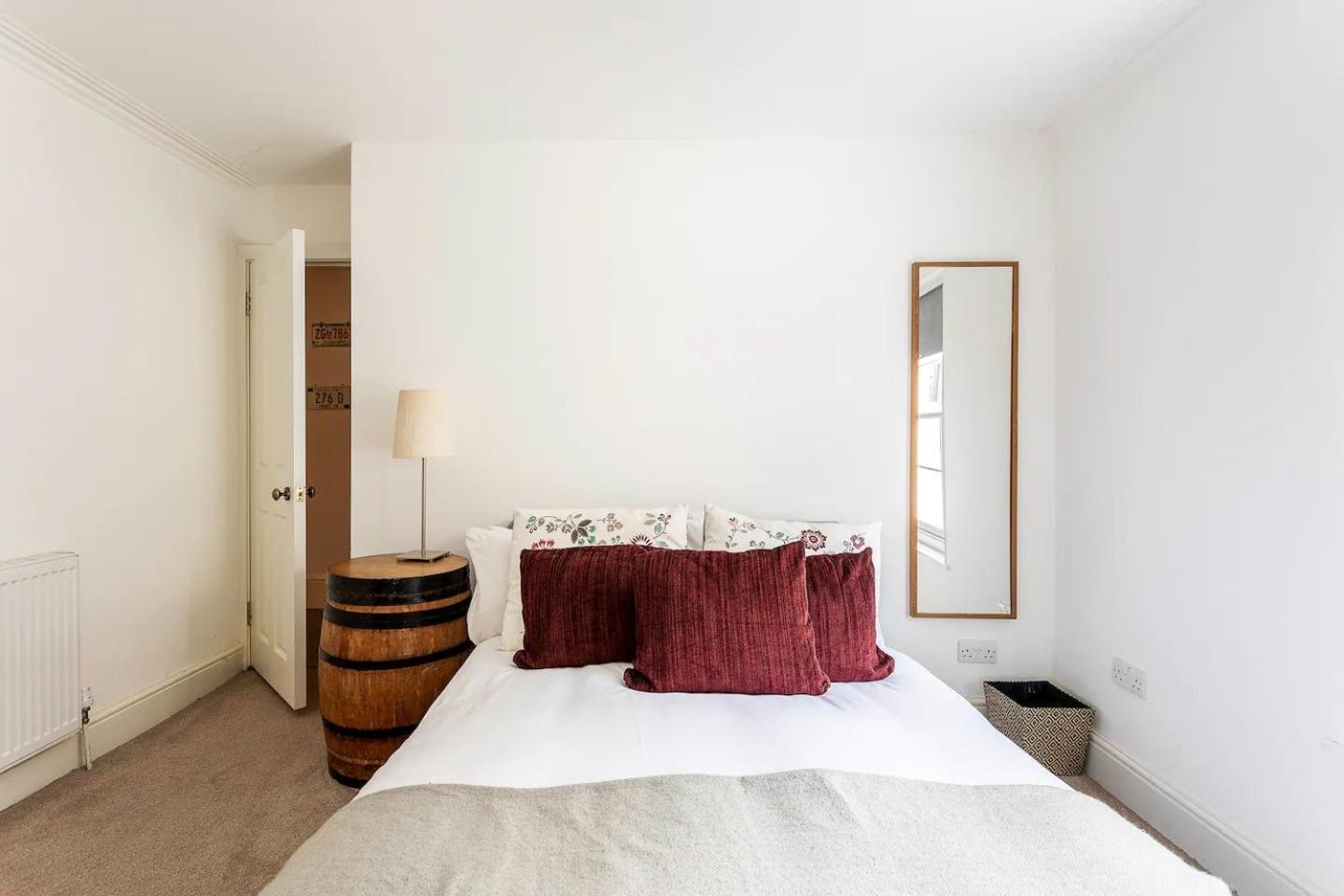 Ferienhaus Pass The Keys Spacious Camberwell House 30min Bus *