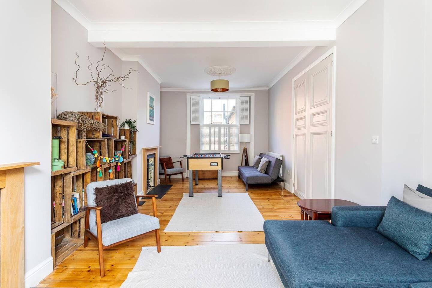 Ferienhaus Pass The Keys Spacious Camberwell House 30min Bus London