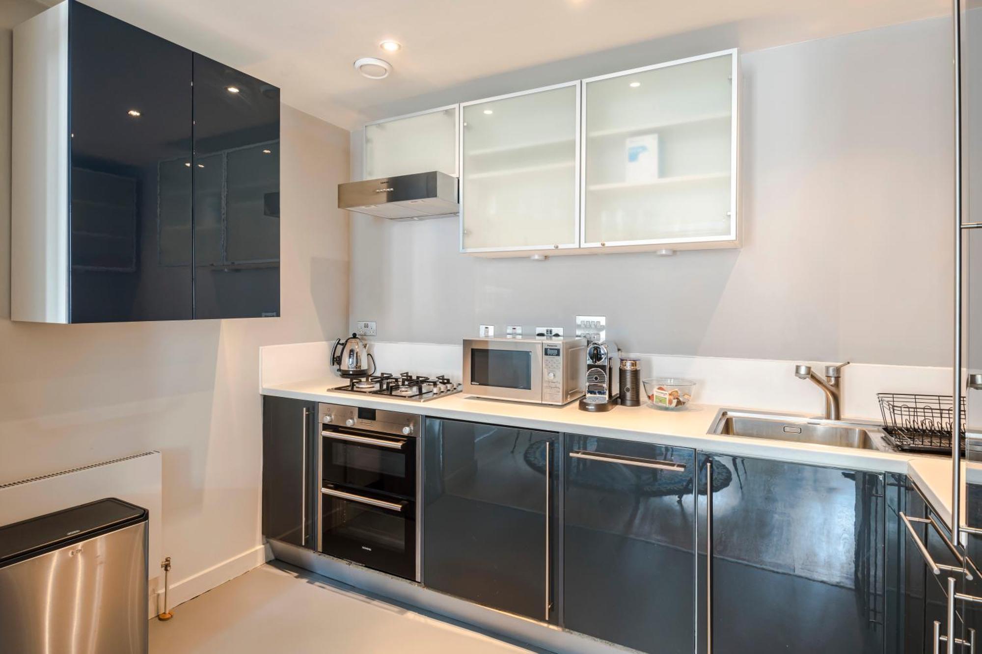Immaculate 2-bed In Prime London