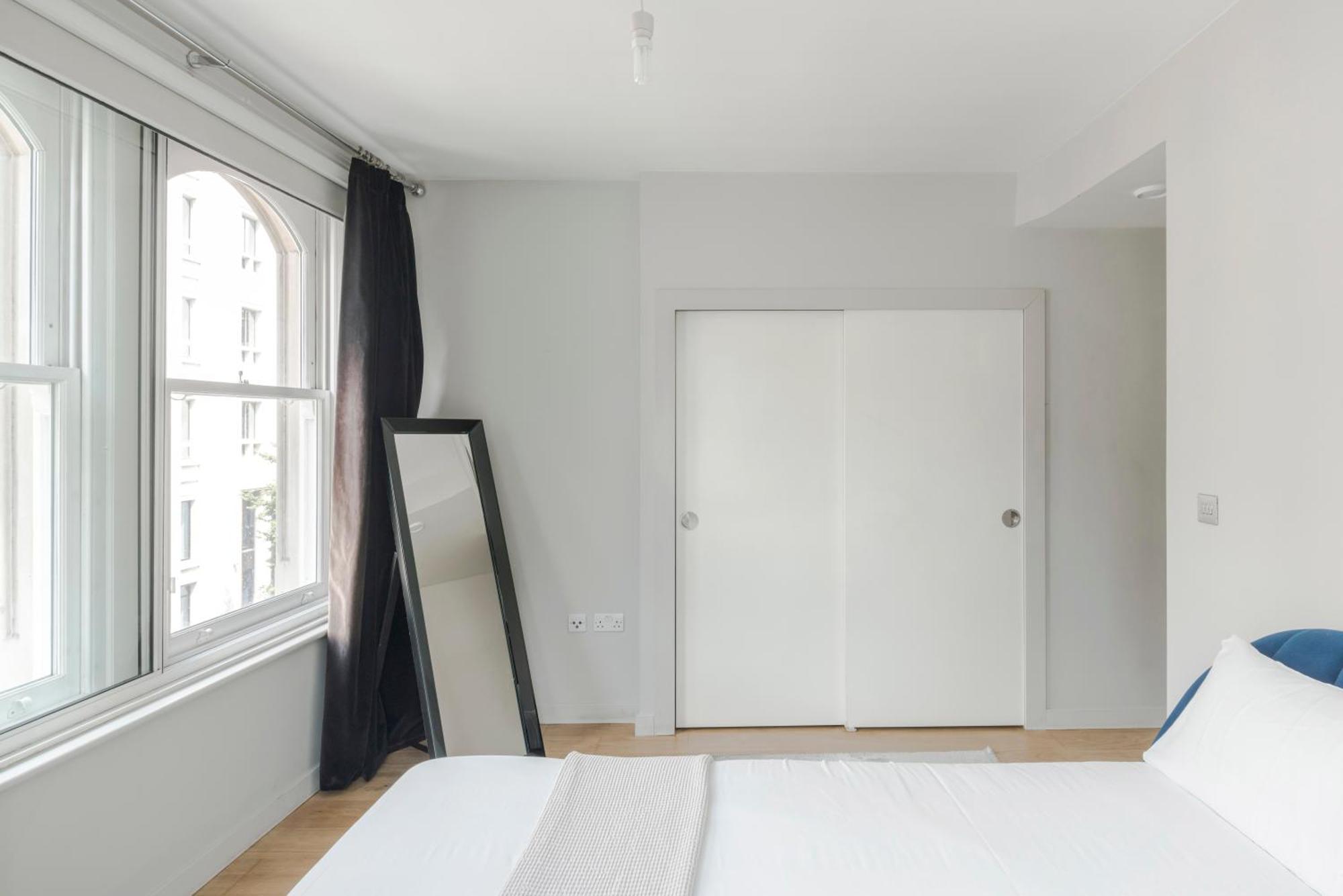 Immaculate 2-bed In Prime * London