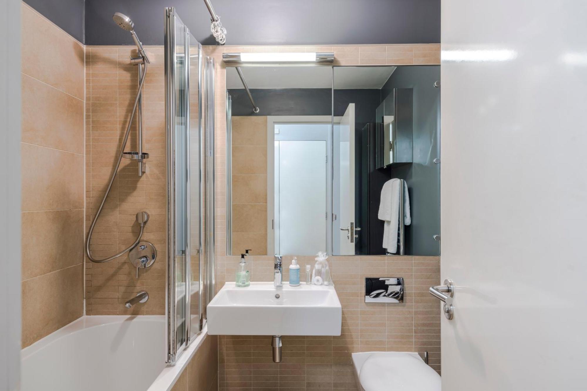 Immaculate 2-bed In Prime *