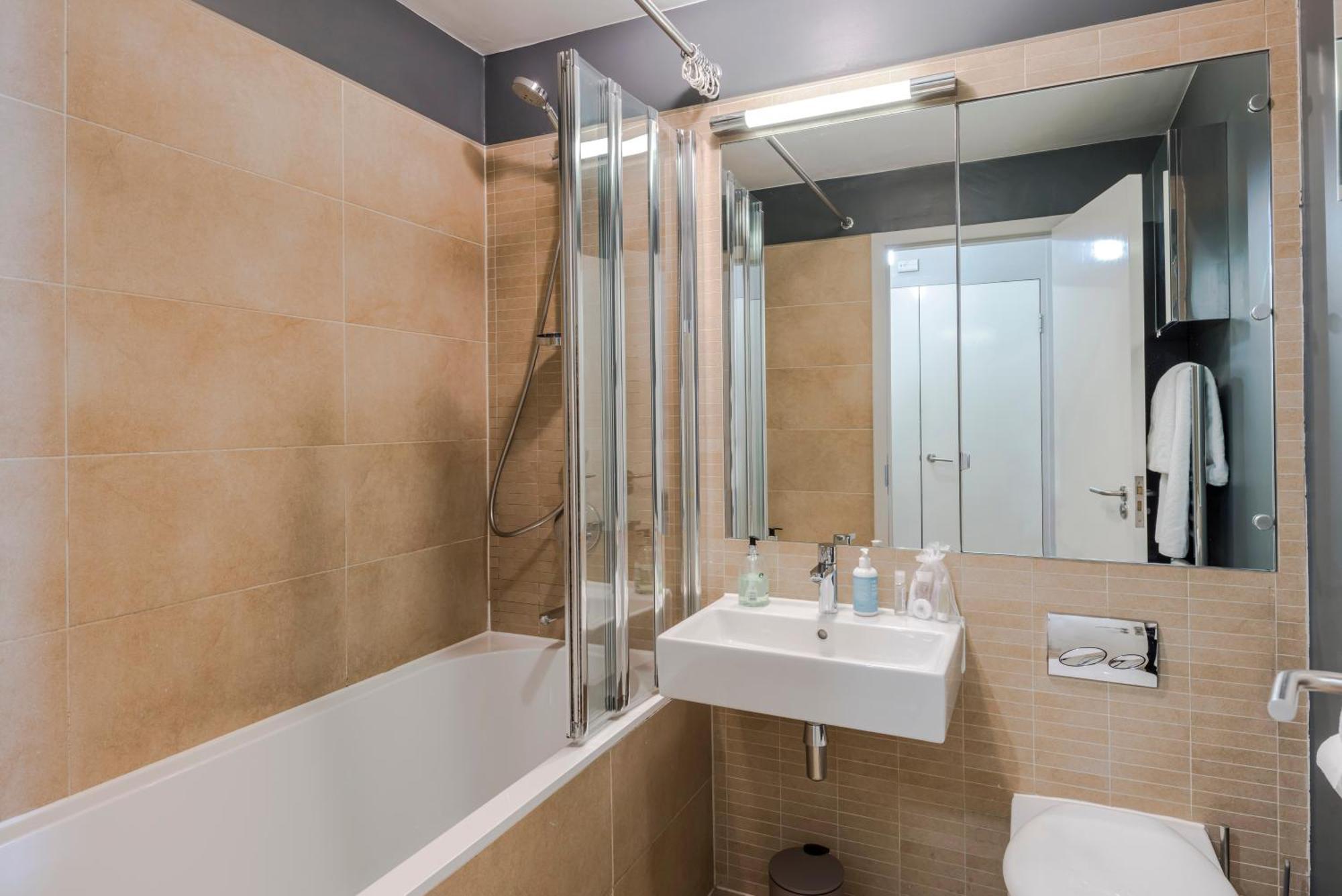 Apartment Immaculate 2-bed In Prime