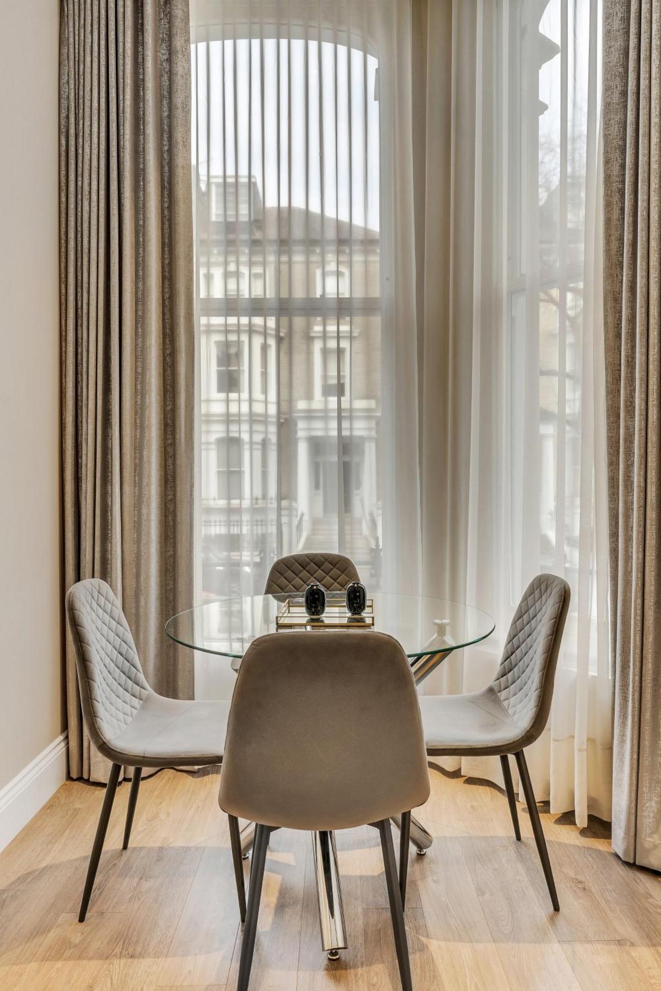 Apartment Redcliffe Gardens *