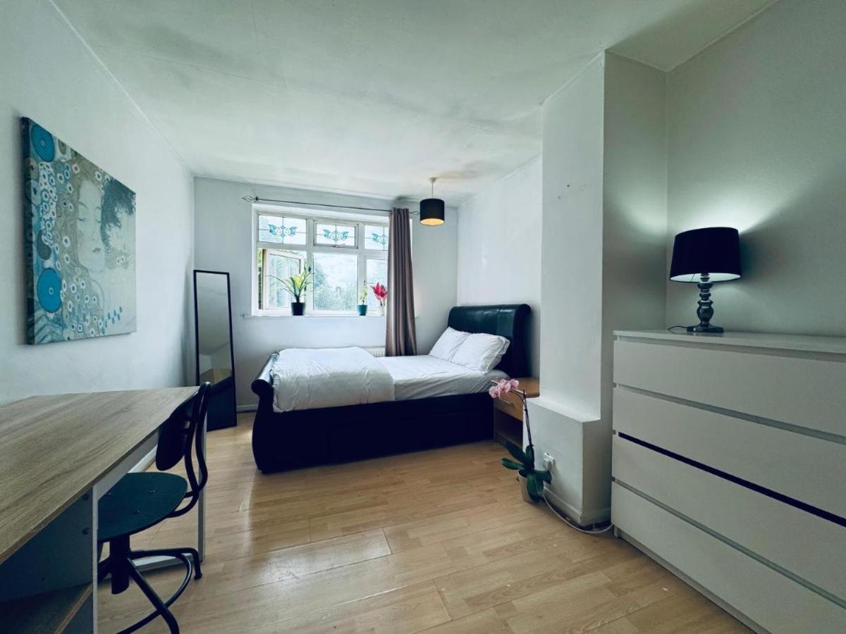 Whitechapel Lindley House R2 * Londen