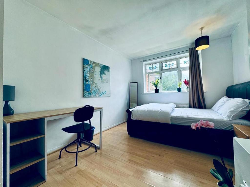 Whitechapel Lindley House R2 Londen