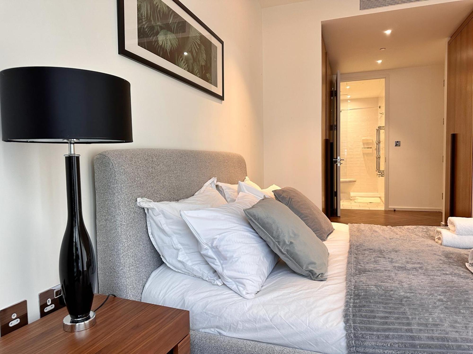 Luxury 2bed 2bath In Nine Elms In Modern Development Leilighet
