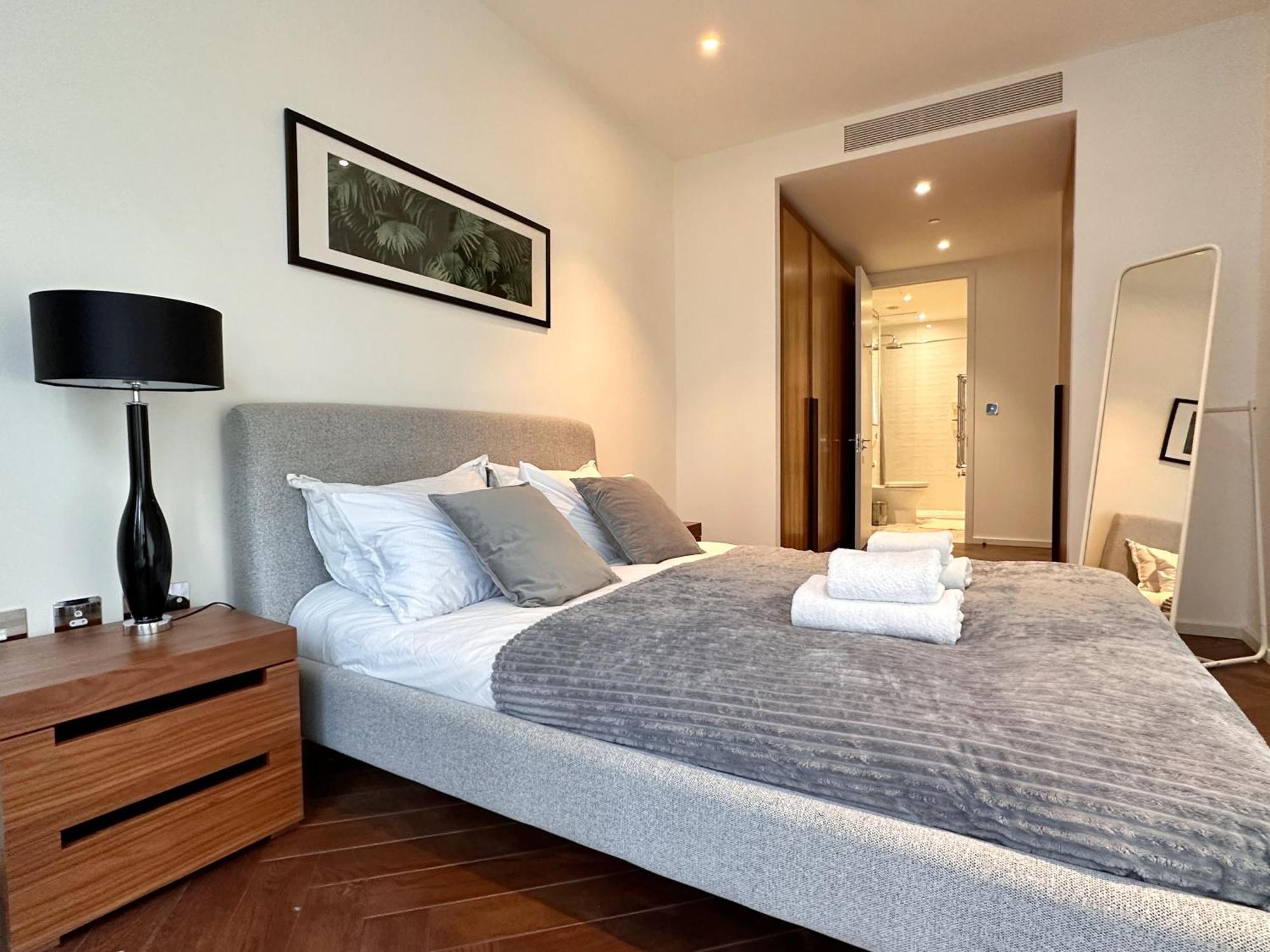 Leilighet Luxury 2bed 2bath In Nine Elms In Modern Development London