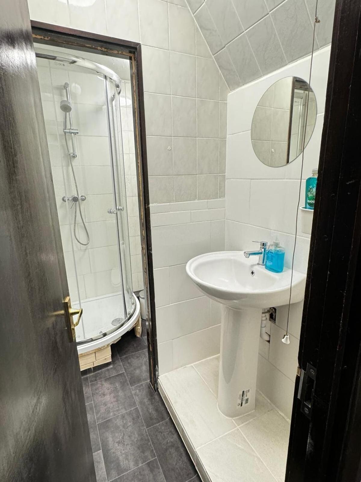 Apartment Stockwell Station London