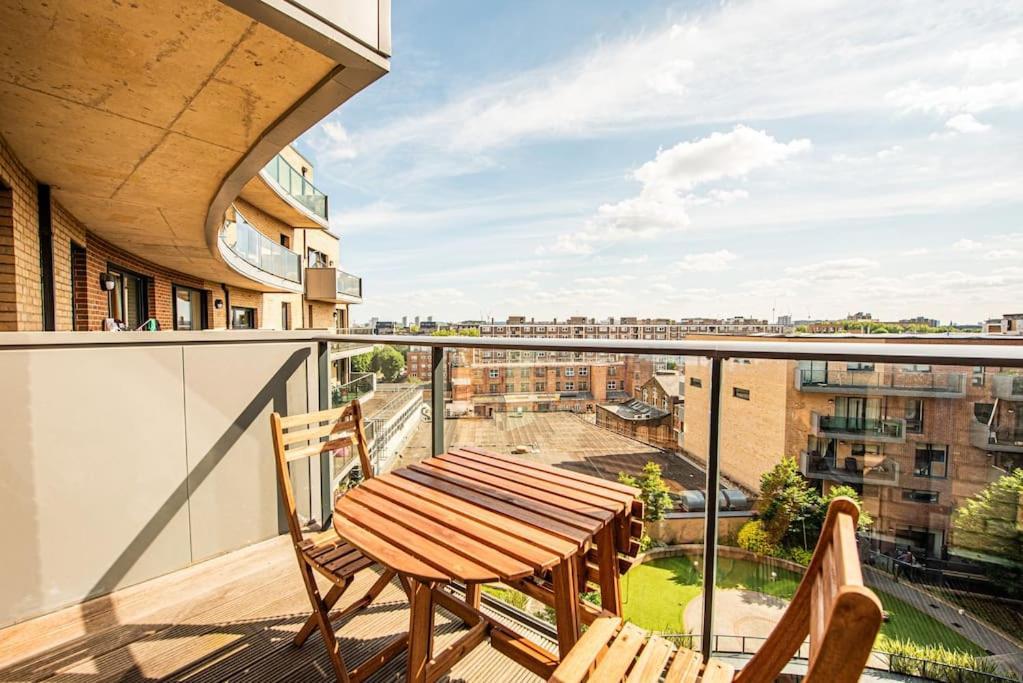 Charming Flat With Balcony Near Tower Bridge * London