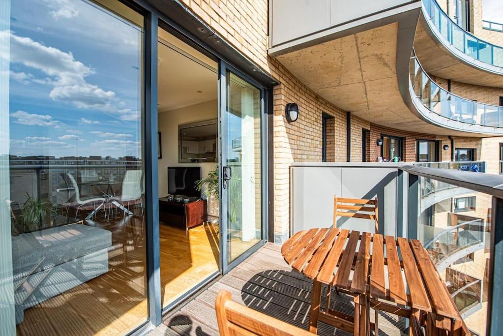 Apartment Charming Flat With Balcony Near Tower Bridge