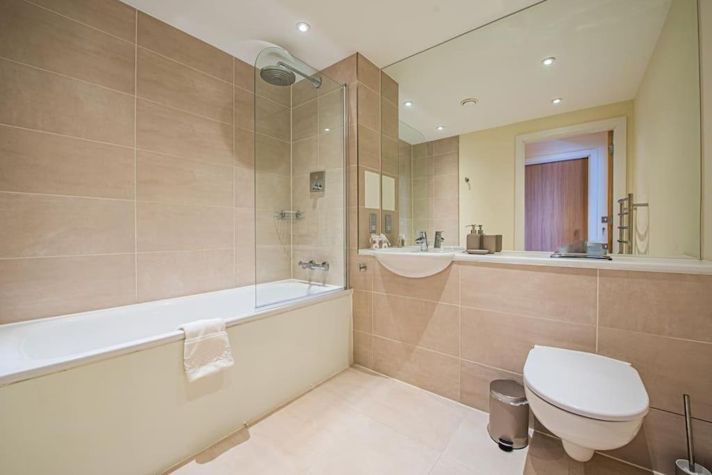 Charming Flat With Balcony Near Tower Bridge Apartment London