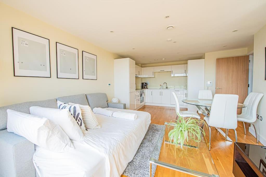 Apartment Charming Flat With Balcony Near Tower Bridge
