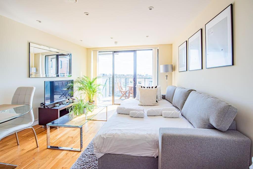 Apartment Charming Flat With Balcony Near Tower Bridge London